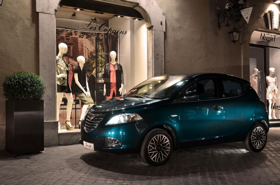  Lancia Ypsilon 30th Anniversary (846) 2015 года  (фото 11 из 22)